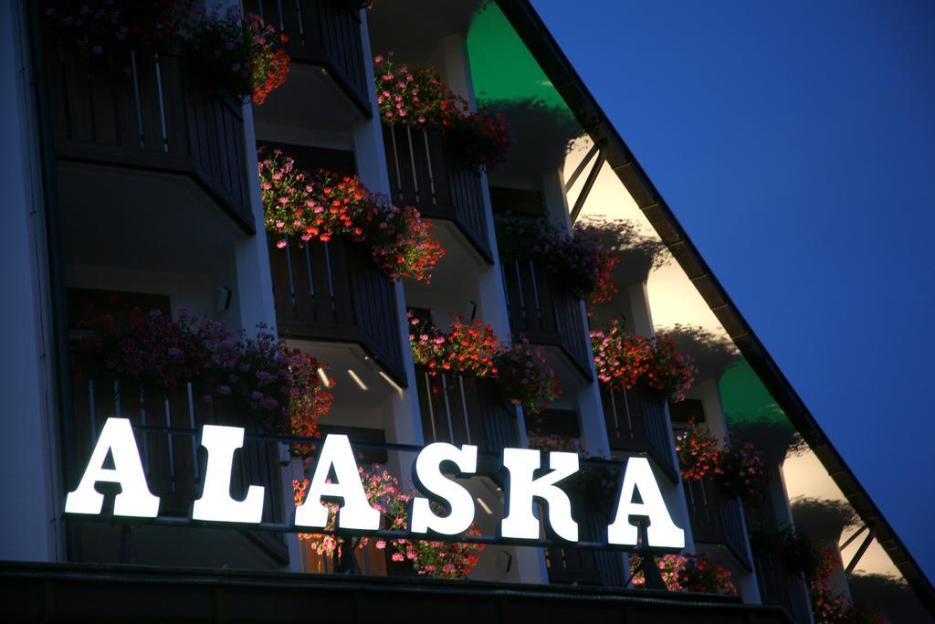 Hotel Alaska Cortina Cortina dʼAmpezzo Eksteriør bilde