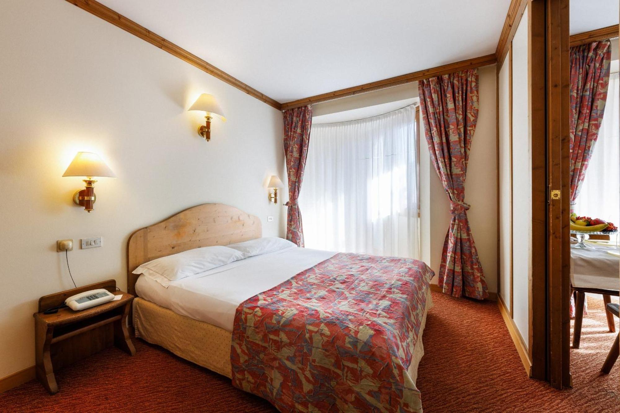 Hotel Alaska Cortina Cortina dʼAmpezzo Eksteriør bilde