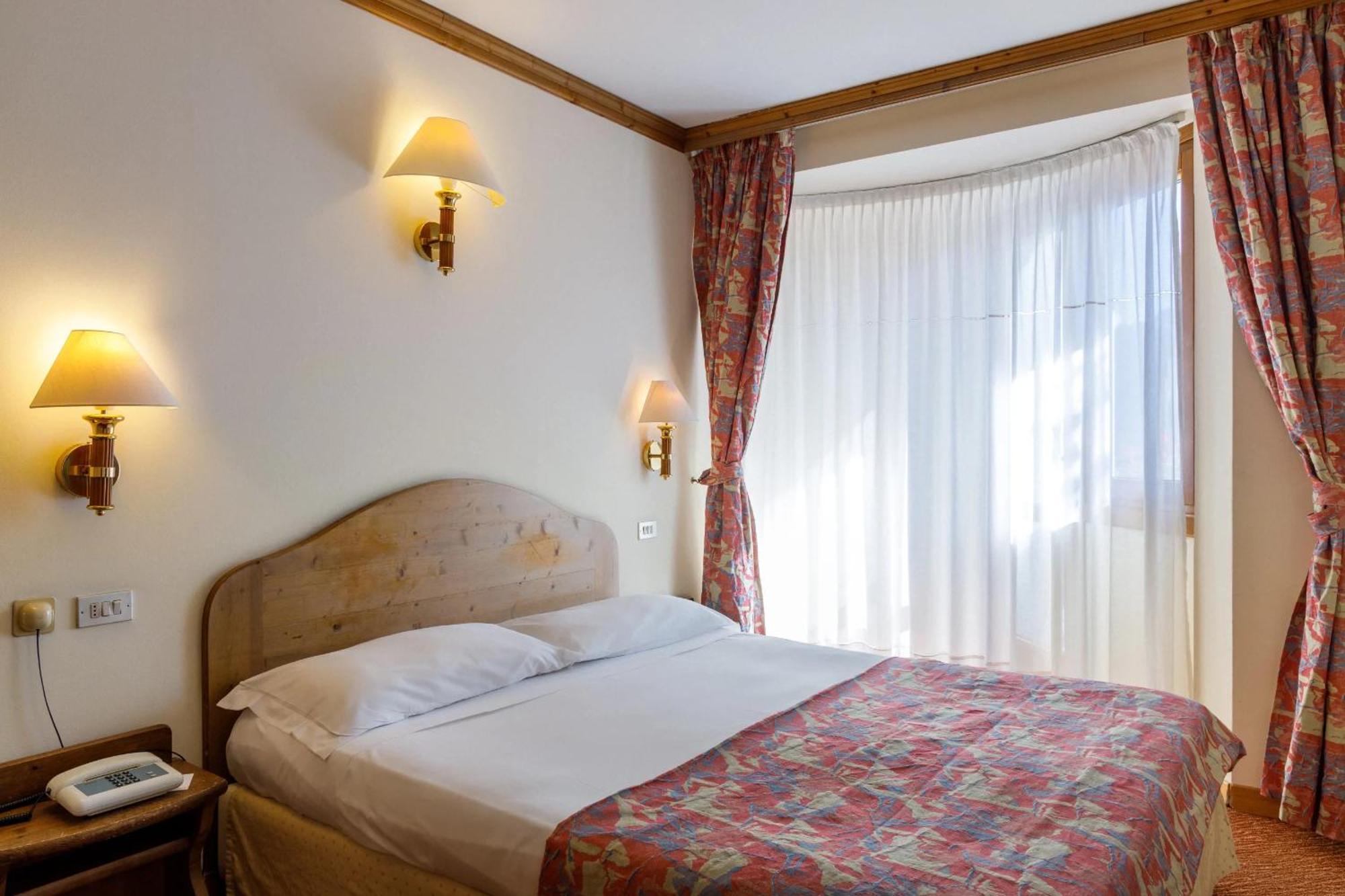 Hotel Alaska Cortina Cortina dʼAmpezzo Eksteriør bilde