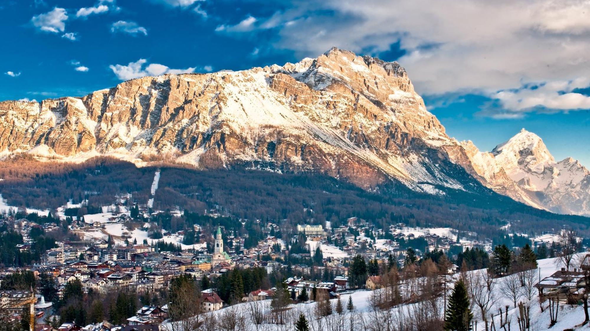Hotel Alaska Cortina Cortina dʼAmpezzo Eksteriør bilde