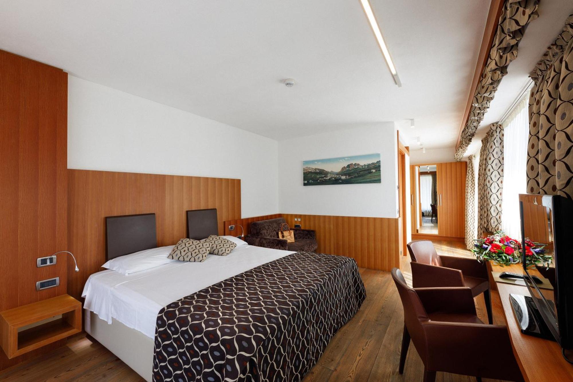 Hotel Alaska Cortina Cortina dʼAmpezzo Eksteriør bilde