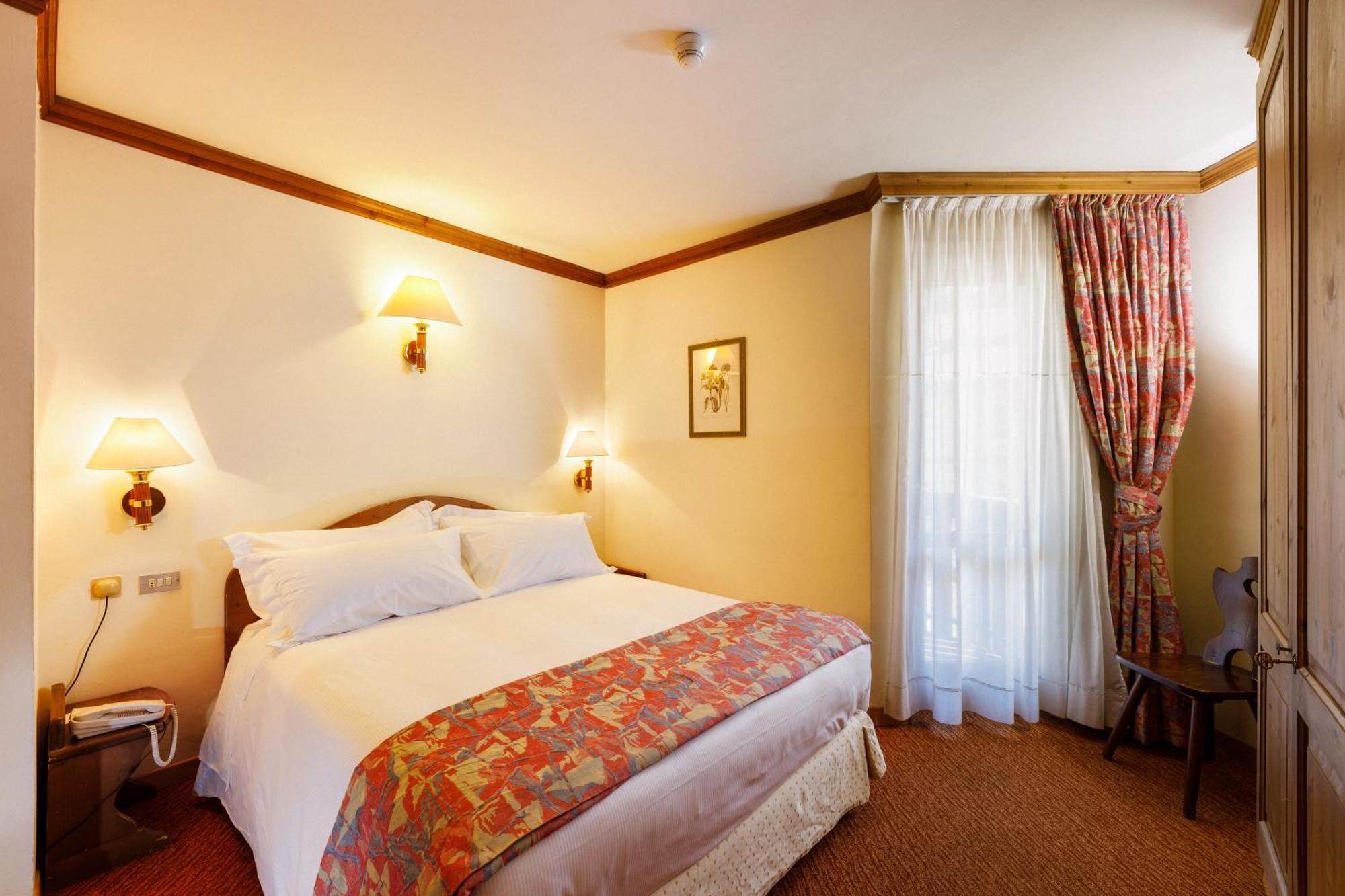 Hotel Alaska Cortina Cortina dʼAmpezzo Eksteriør bilde