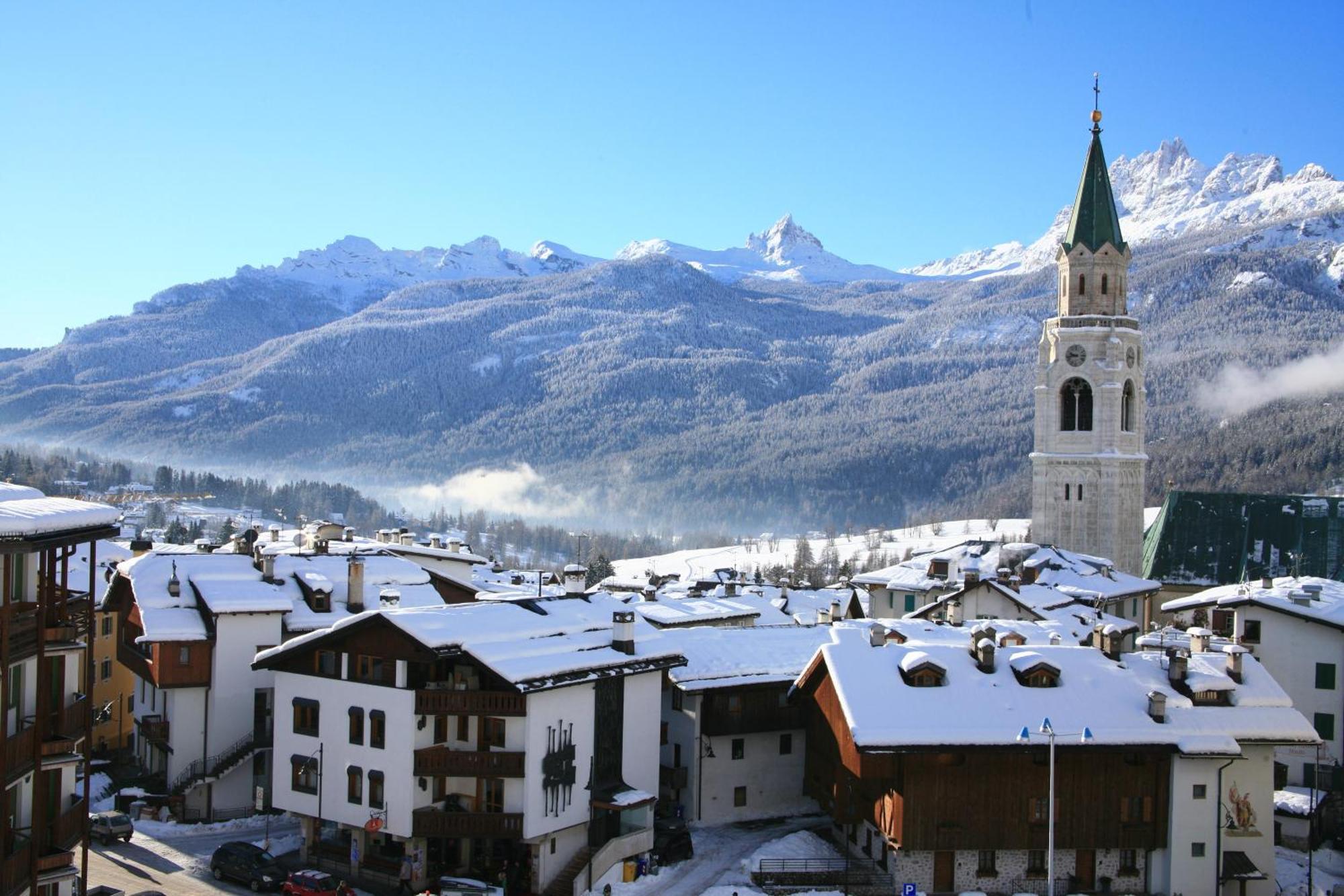 Hotel Alaska Cortina Cortina dʼAmpezzo Eksteriør bilde