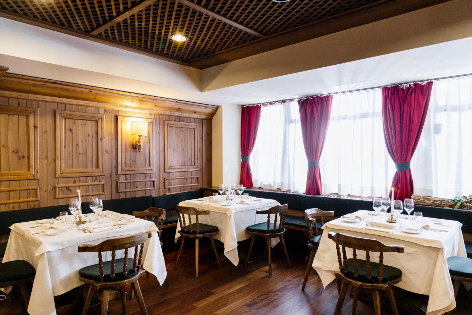 Hotel Alaska Cortina Cortina dʼAmpezzo Eksteriør bilde