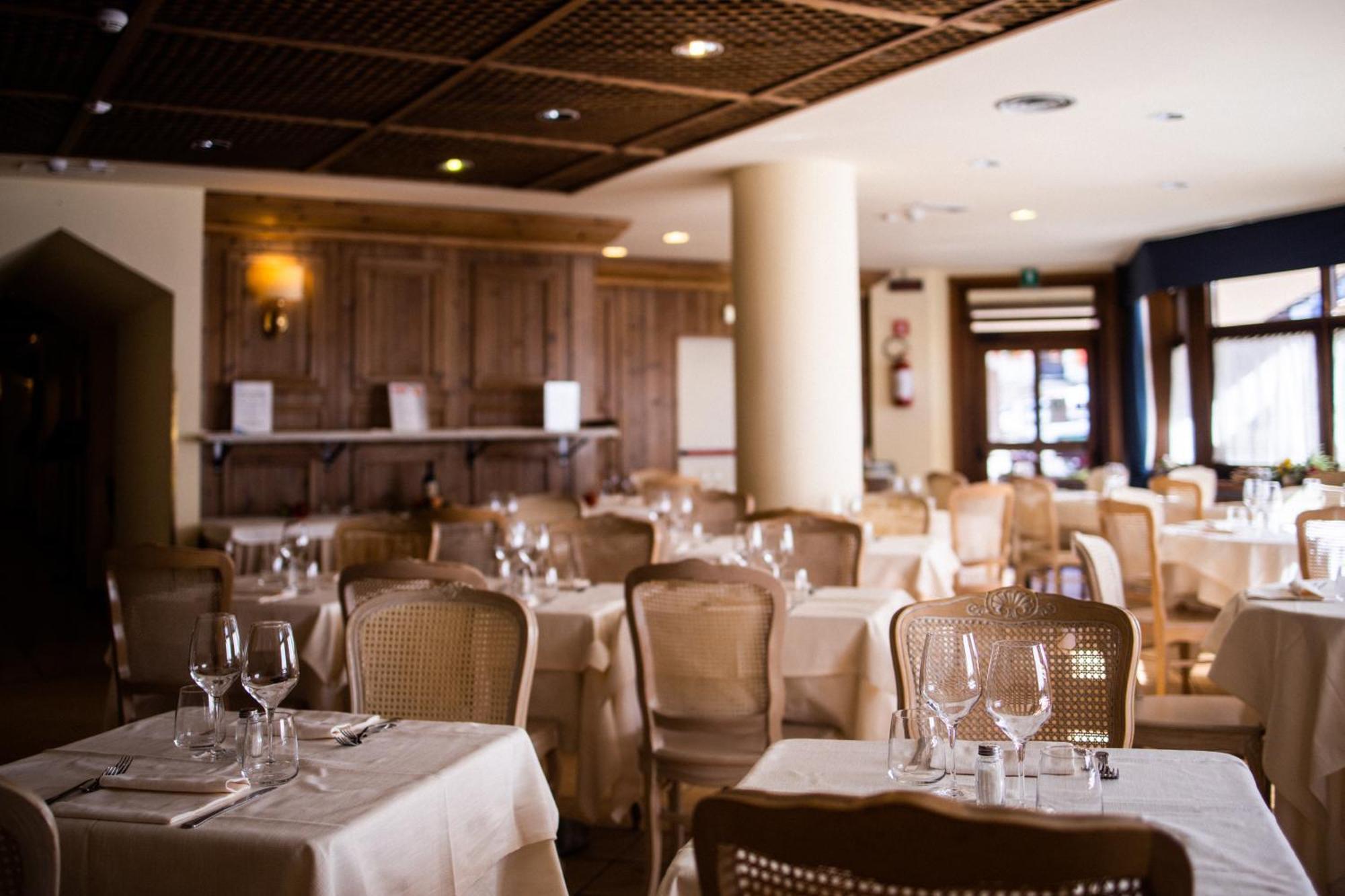 Hotel Alaska Cortina Cortina dʼAmpezzo Eksteriør bilde